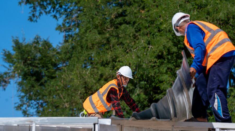 Professional gutter cleaning in Bremen, KY